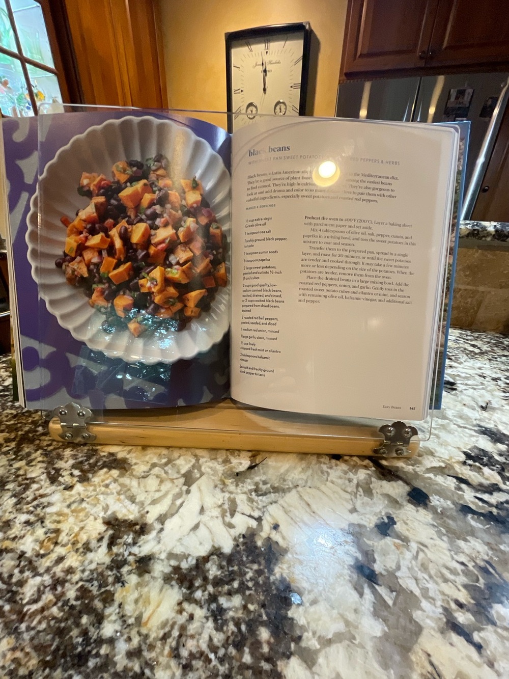Williams-Sonoma Maple & Acrylic
Cookbook Recipe Holder Stand
W/Splatter Guard